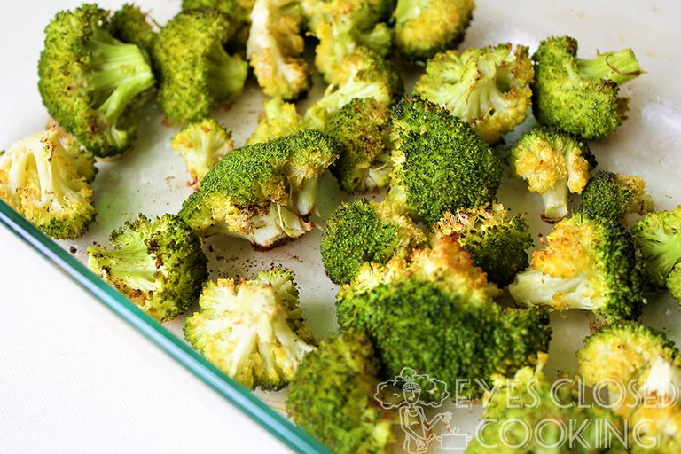 EyesClosedCooking-BakedChickenBroccoli---03.jpg