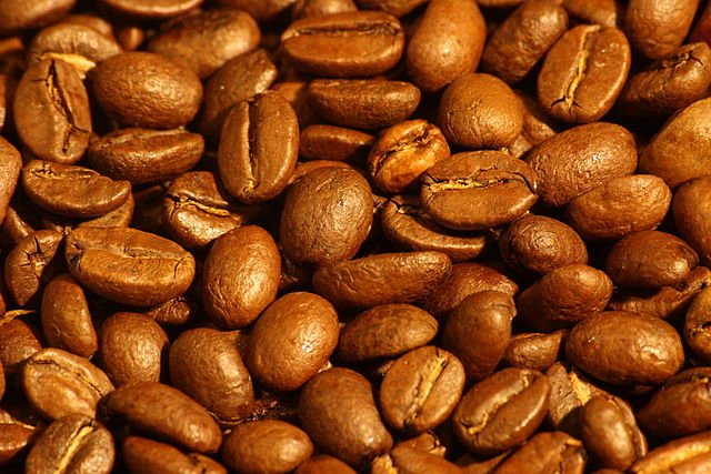 640px-Medium_roasted_Arabica_coffee_beans.jpg