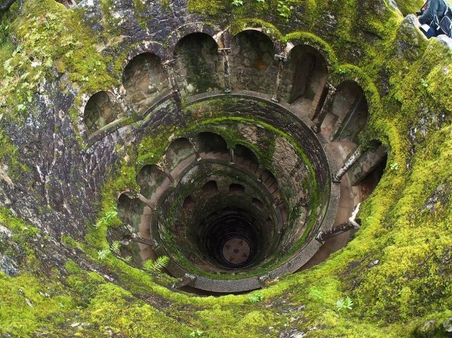 Quinta da Regaleira, Portugal.jpg