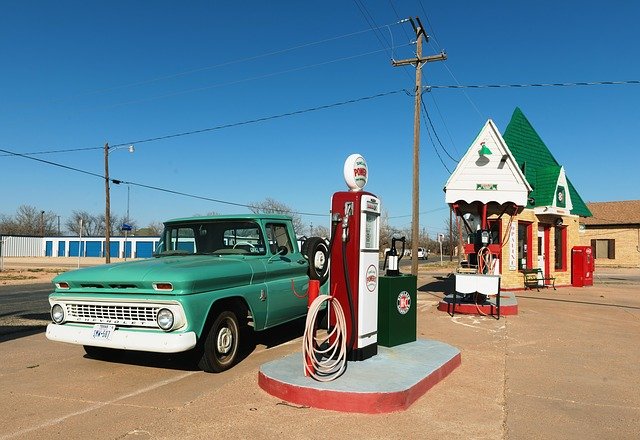 petrol-stations-1664615_640.jpg