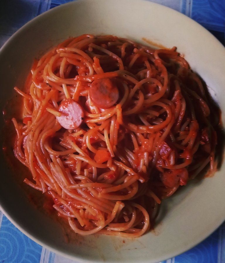 Spaghetti mit wuerstchen.jpg