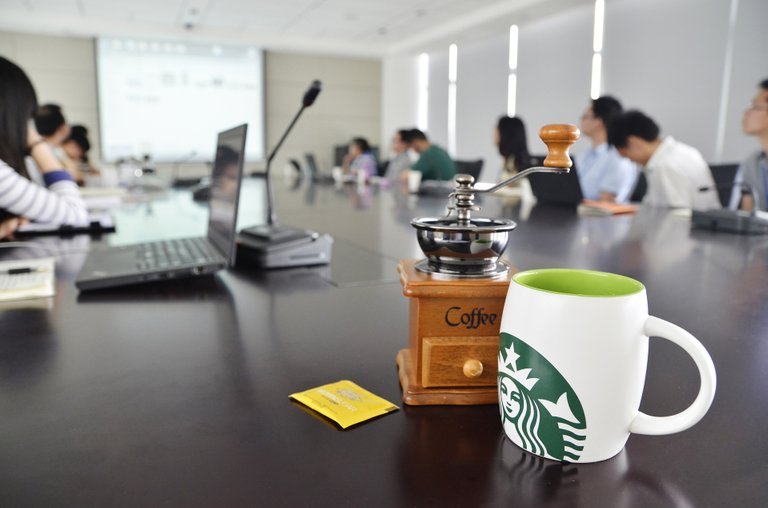 Pixabay - Co-Working - Starbucks - office-1828123_1920.jpg