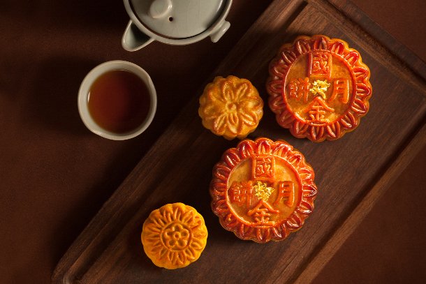 Mira-Hong-Kong-mooncake.jpg