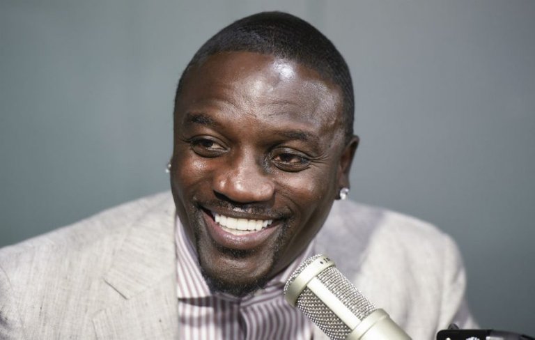 akon-announces-cryptocurrency-akoin-920x584.jpg