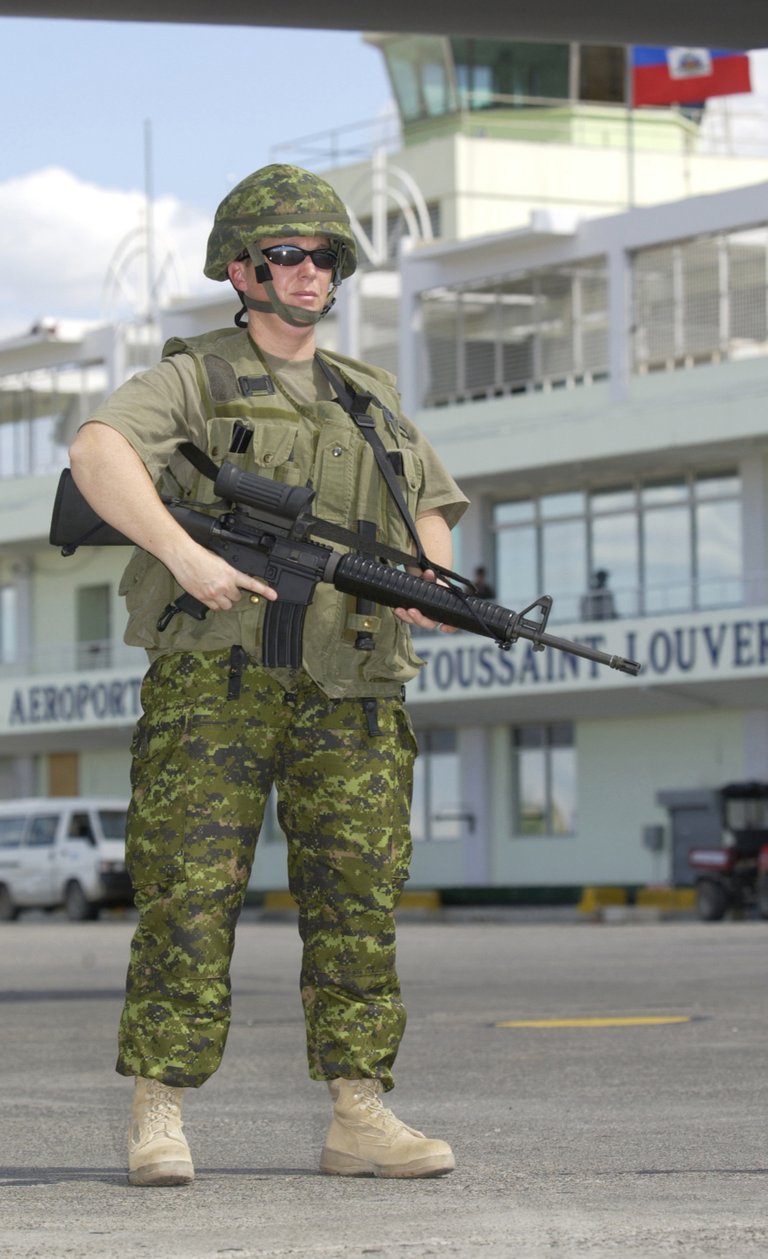 Canadian Soldier in Haiti Coup.JPG
