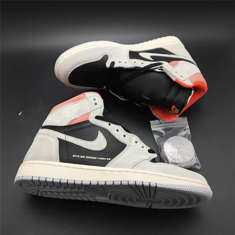 air-jordan-1-retro-high-og-neutral-grey-shoes-555088-018-pics-(1).jpg