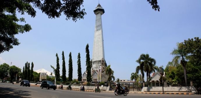 Bentuk-Bagian-Atasnya-Menyerupai-Monas-cpanduanwisata (1).jpg