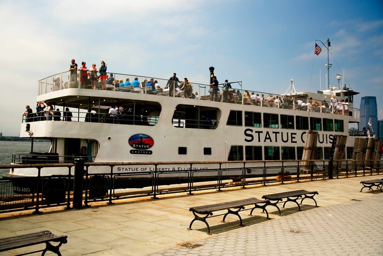 Statue of liberty ferry.jpg