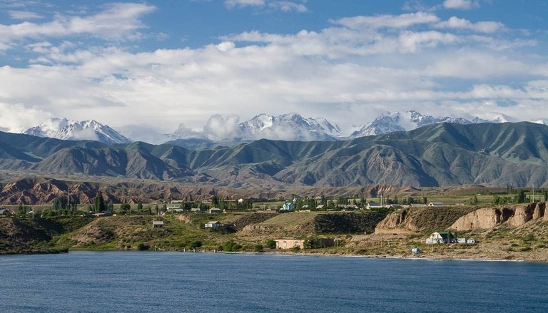 Issyk kul, Kyrgyzstan 3.jpg