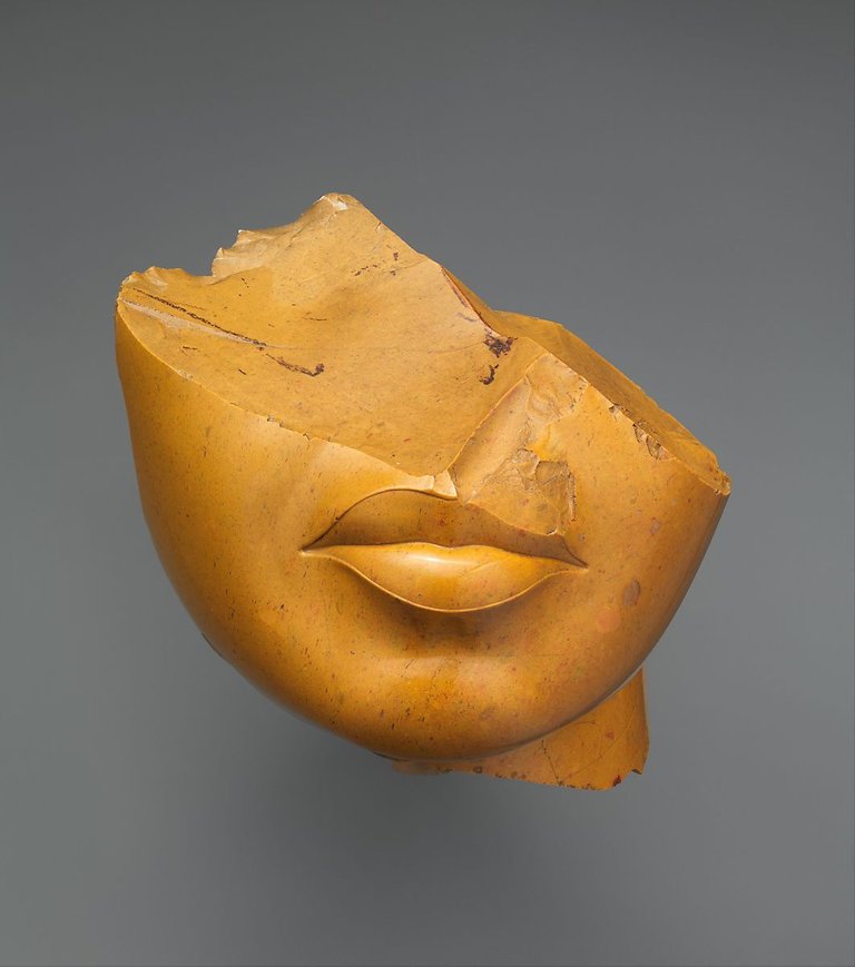 Fragment of a Queen's Face ca. 1353–1336 B.C. Metmusem - Public Domain