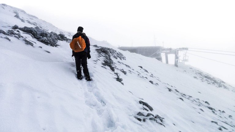   Very last steps to the peak of Kasprowy Wierch. Photo by Alis Monte [CC BY-SA 4.0], via Connecting the Dots