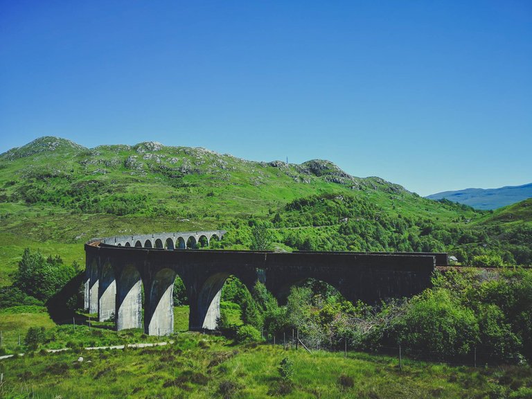   The main vista for Harry Potter train is only around 10 minutes of walking from the bus station. Photo by Alis Monte [CC BY-SA 4.0], via Connecting the Dots