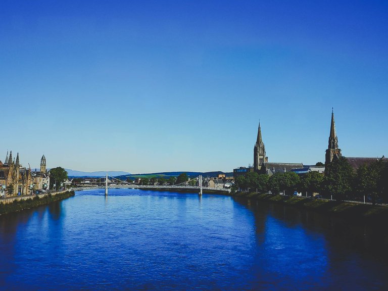   Greig Street Bridge in Inverness during a nice summer day, Scotland. Photo by Alis Monte [CC BY-SA 4.0], via Connecting the Dots