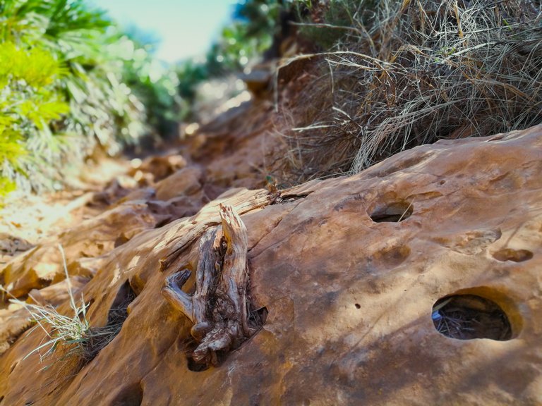 The valley between the passages is less stressful but since the path is very popular – most of the rocks are ground almost as if it was done by a jeweler – thus might get a bit slippery with the wrong footwear. 