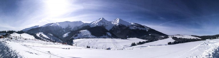   Belianske Tatras (Havran on right and Zdiarska Vidla on left), Slovakia. Photo by Alis Monte [CC BY-SA 4.0], via Connecting the Dots