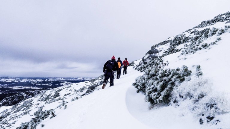   Wading through snow on the way to Kasprowy Wierch. Photo by Alis Monte [CC BY-SA 4.0], via Connecting the Dots