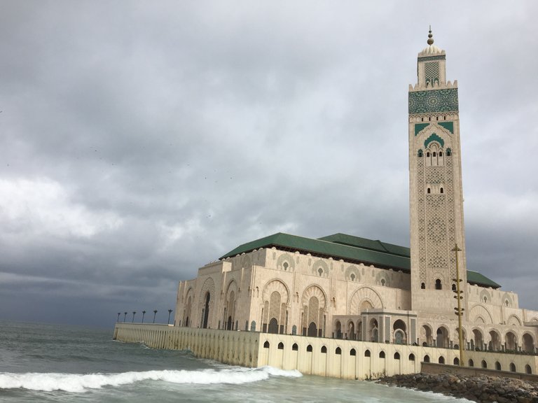 https://d1vof77qrk4l5q.cloudfront.net/img/aminealaoui-mosque-hassan-2-morocco-baawa6eu-1547922401639.jpg