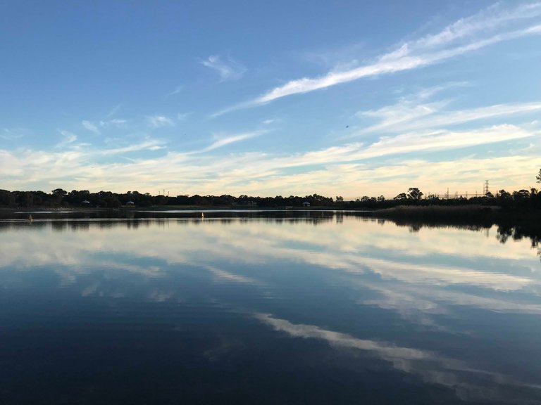 https://d1vof77qrk4l5q.cloudfront.net/img/simonsayz-reflective-lake-melbourne-winter-a4knd9ps-1561713737370.jpg