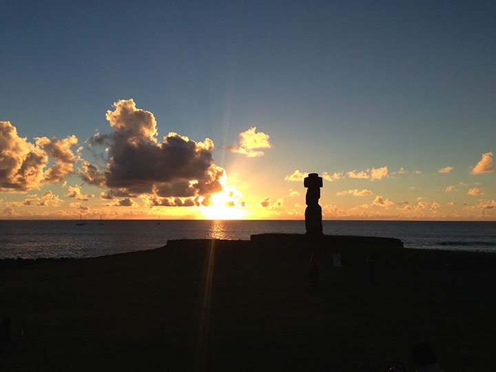 https://d1vof77qrk4l5q.cloudfront.net/img/travelmedia-easter-island-ykqyajtd-1548999368327.jpg