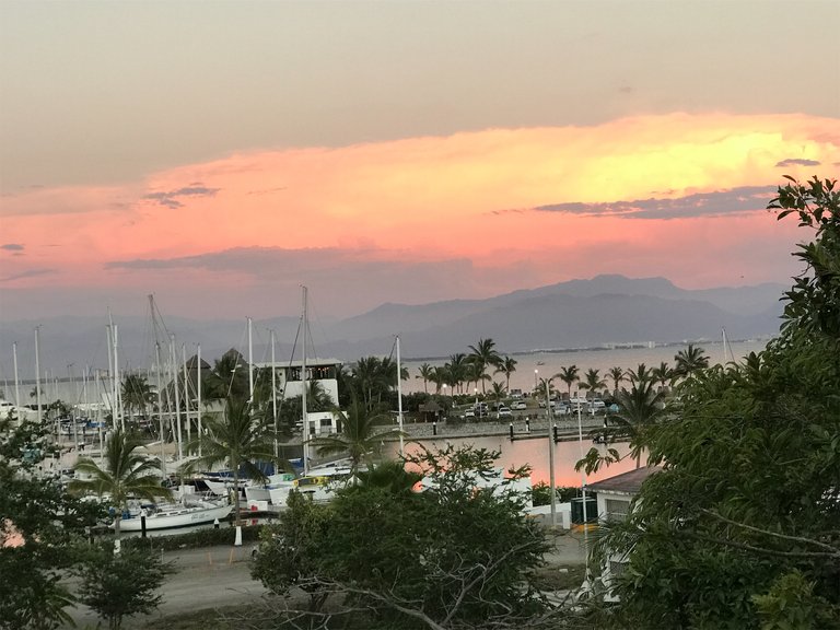 La Cruz de Huanacaxtle Sunset