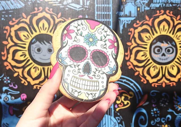 Sugar skull sugar cookie