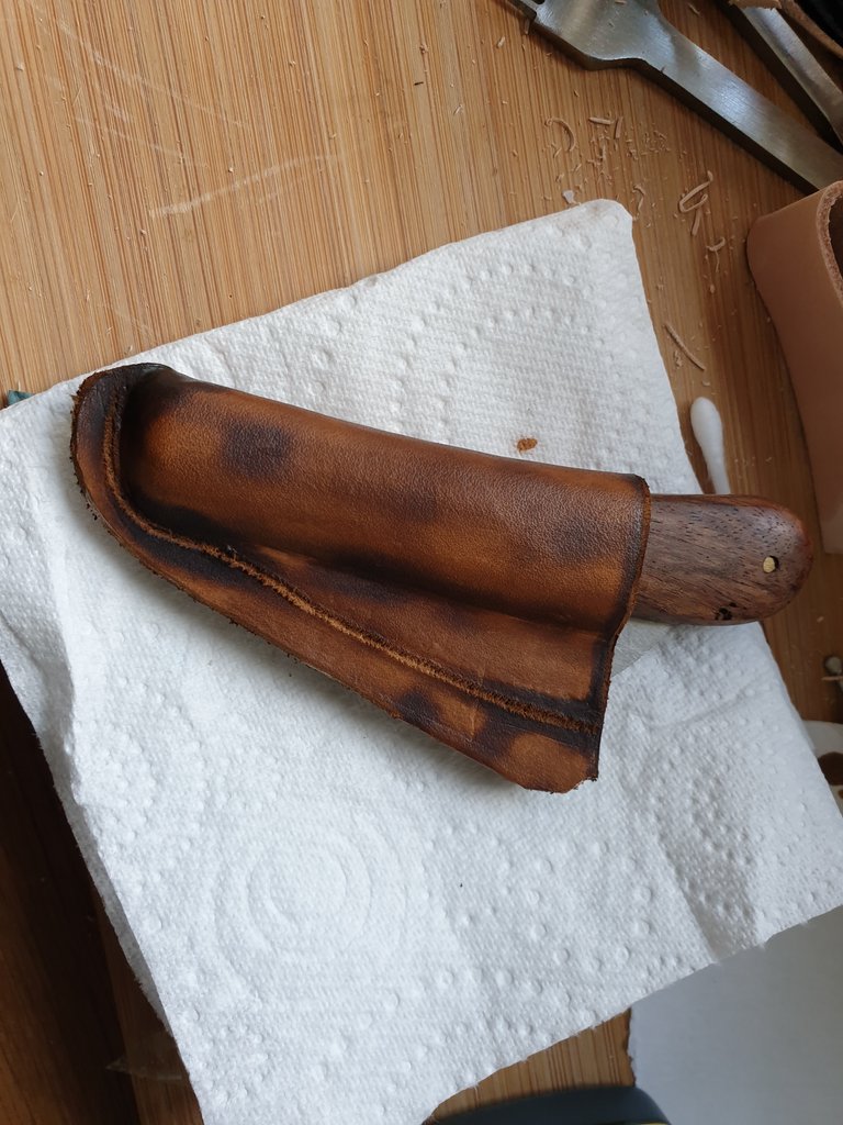 dying my leather knife sheath