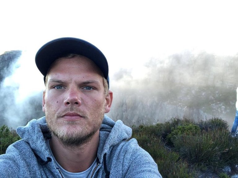 Avicii en Table Mountain, Sudáfrica, el 11 de enero de 2018.
