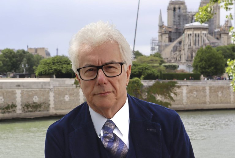 Ken Follett