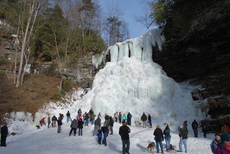 Frozen Cascades