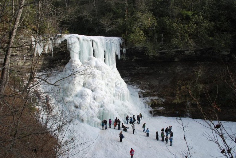 Frozen Cascades