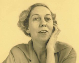 https://eudorawelty.org/wp-content/themes/groovinby/images/biography-320.jpg