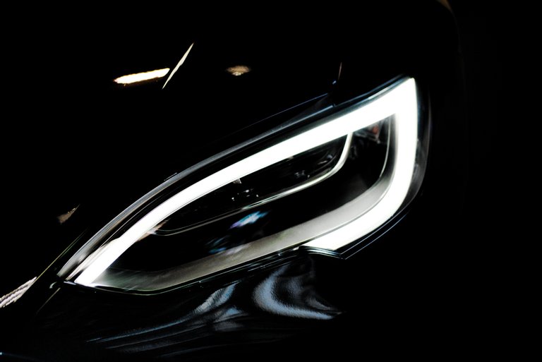 TeslaModelSHEADLIGHT