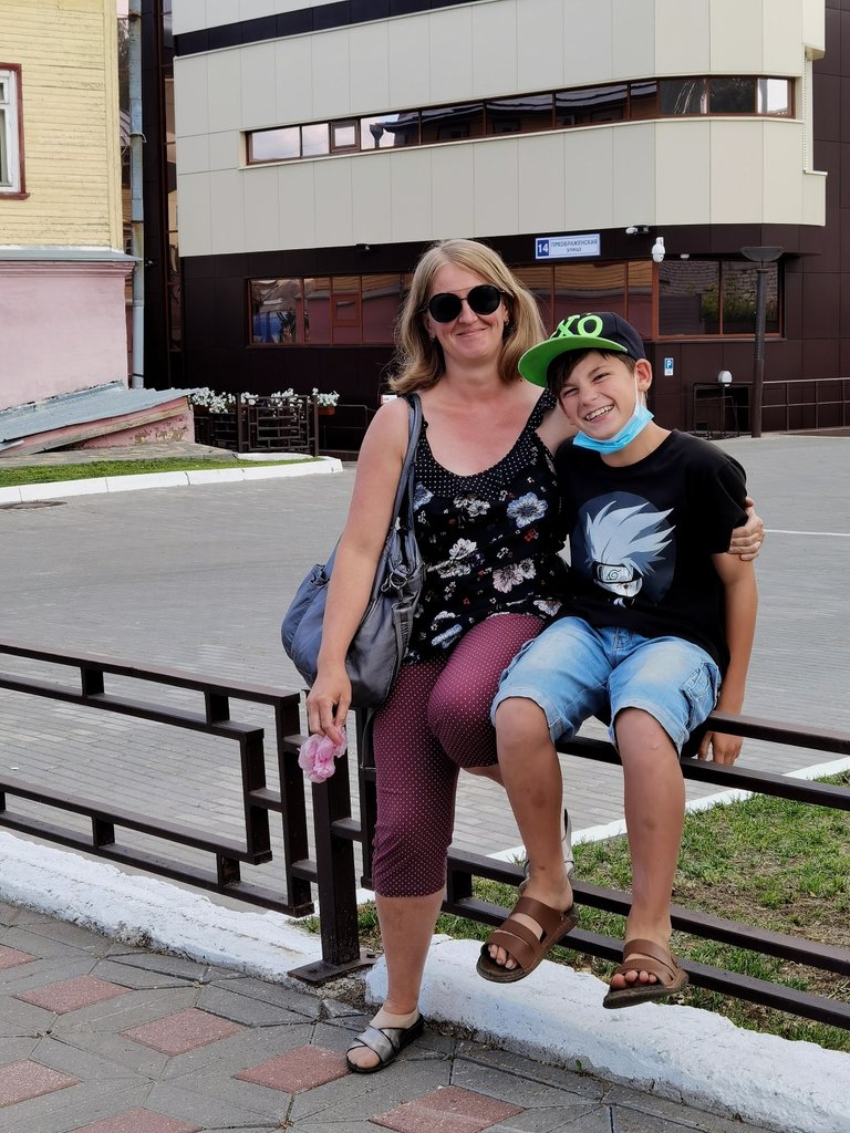 Looks like the kid enjoyed the tour!