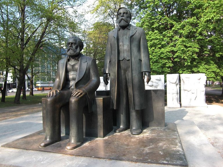 karl-marx-454010_1280.jpg