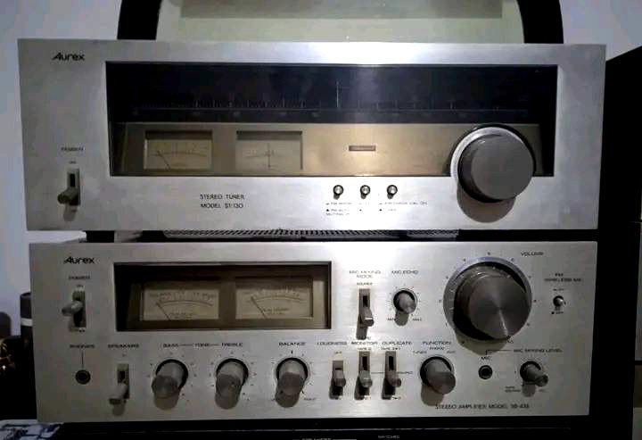 Aurex SB 435 y ST 320.jpg