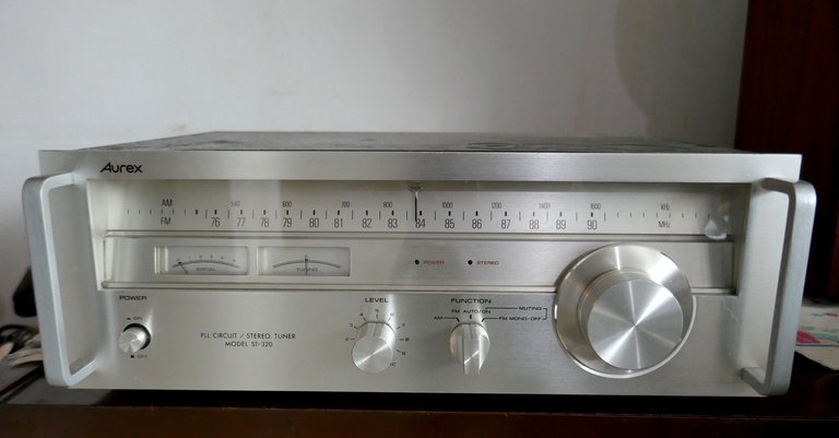 ST 320 front.jpg
