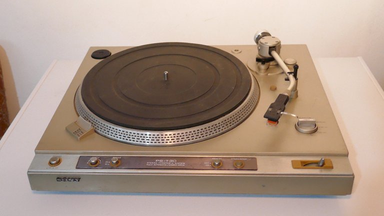 Sony PS T30 front.jpg