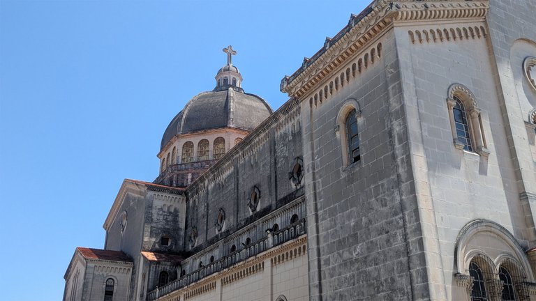 Church4.jpg
