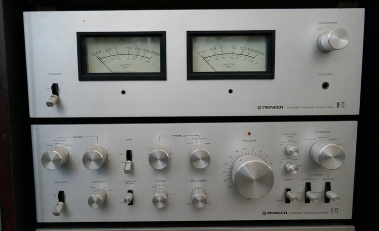 Pre and power amplifier.jpg