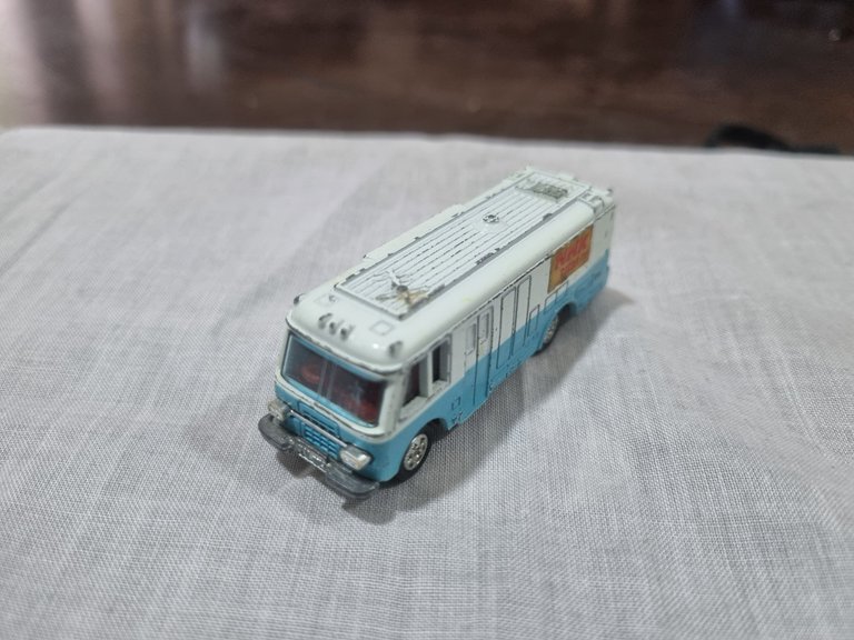 Bus7_Front.jpg