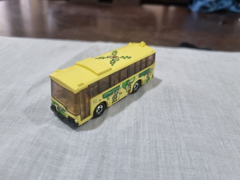 Bus4_Front.jpg