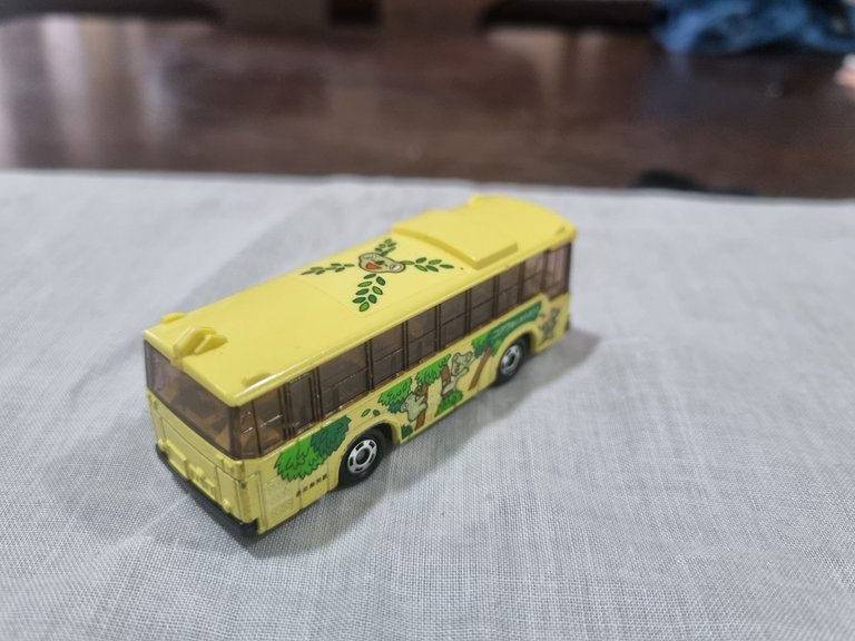 Bus4_Back.jpg