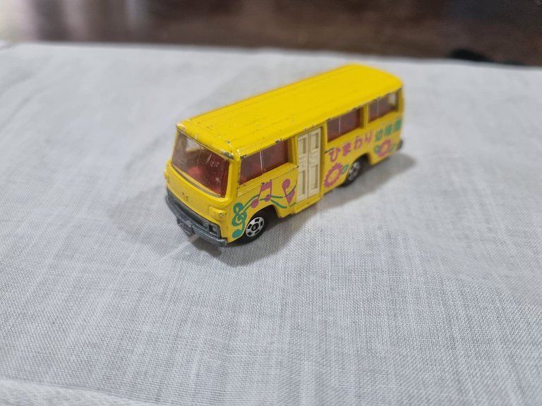 Bus2_Front.jpg