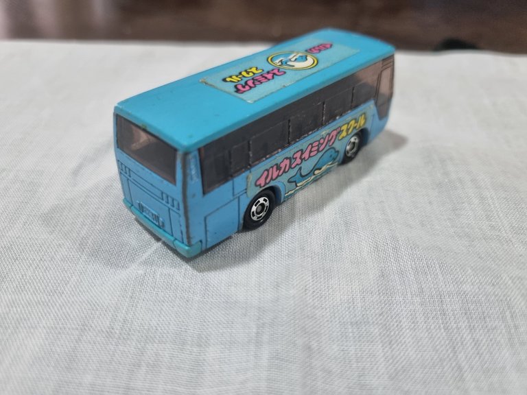 Bus8_Back.jpg