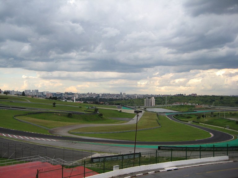 Interlagos Laranjinha panoramio.jpg