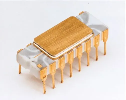 first-microprocessor-of-Intel-4004.webp