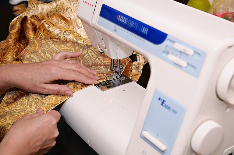 sewing-machine-4966931_1280.jpg