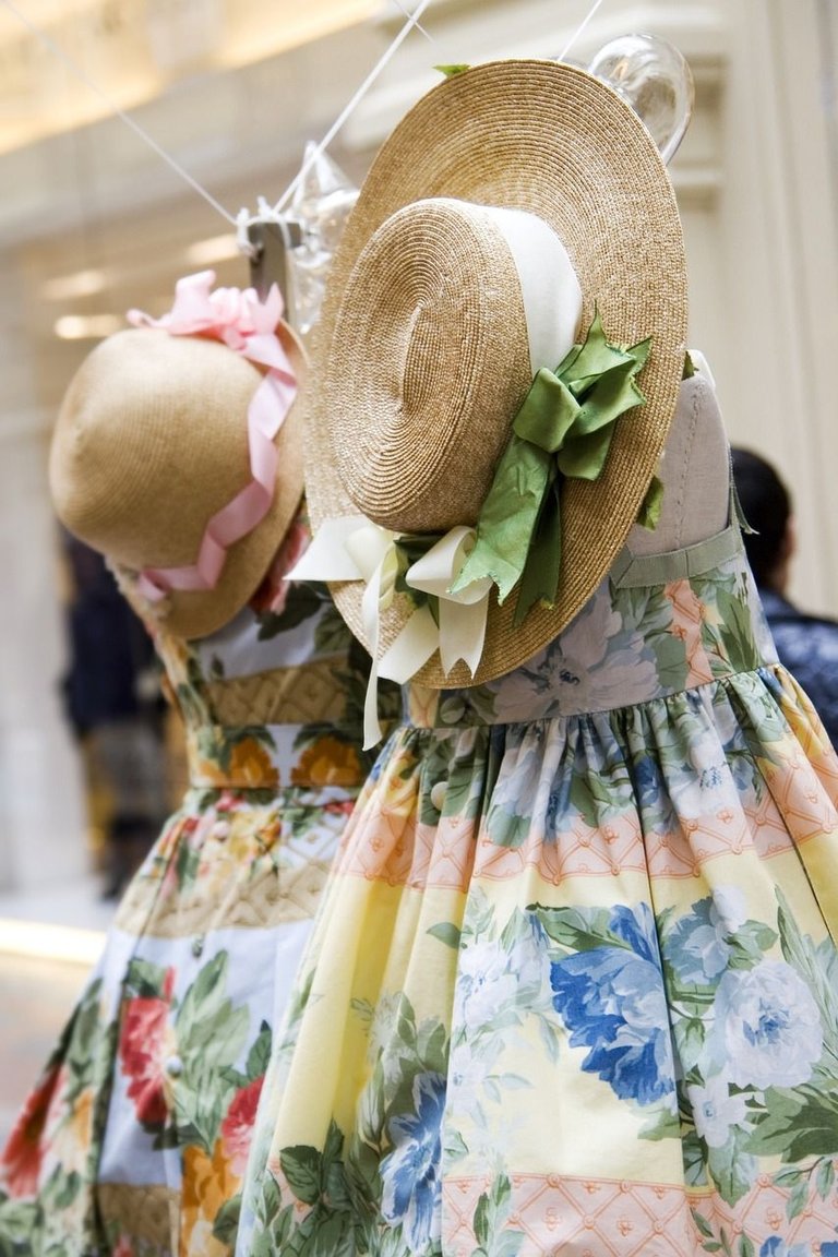 clothing-4135463_1280.jpg