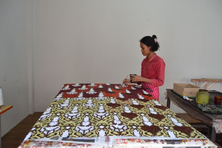 colouring batik