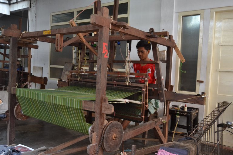 traditional fabric spinner